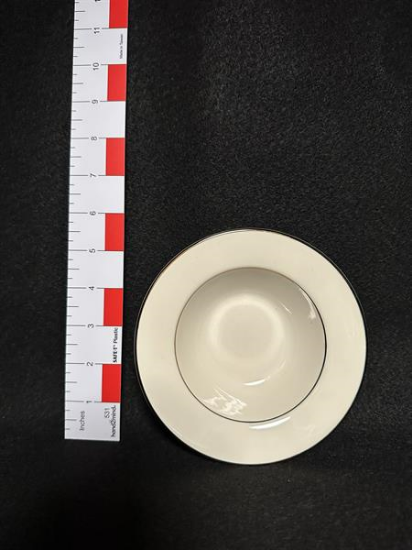 Picture of Ivory 6"/4oz Fruit Dish