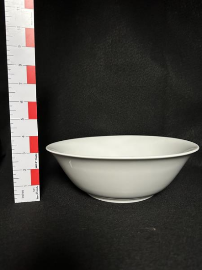 Picture of White China 10"/80oz Bowl No lid